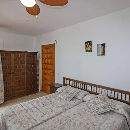 Adosado Con Piscina Junto Al Puerto De