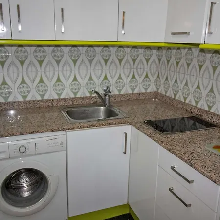 Adosado Con Piscina Junto Al Puerto De *